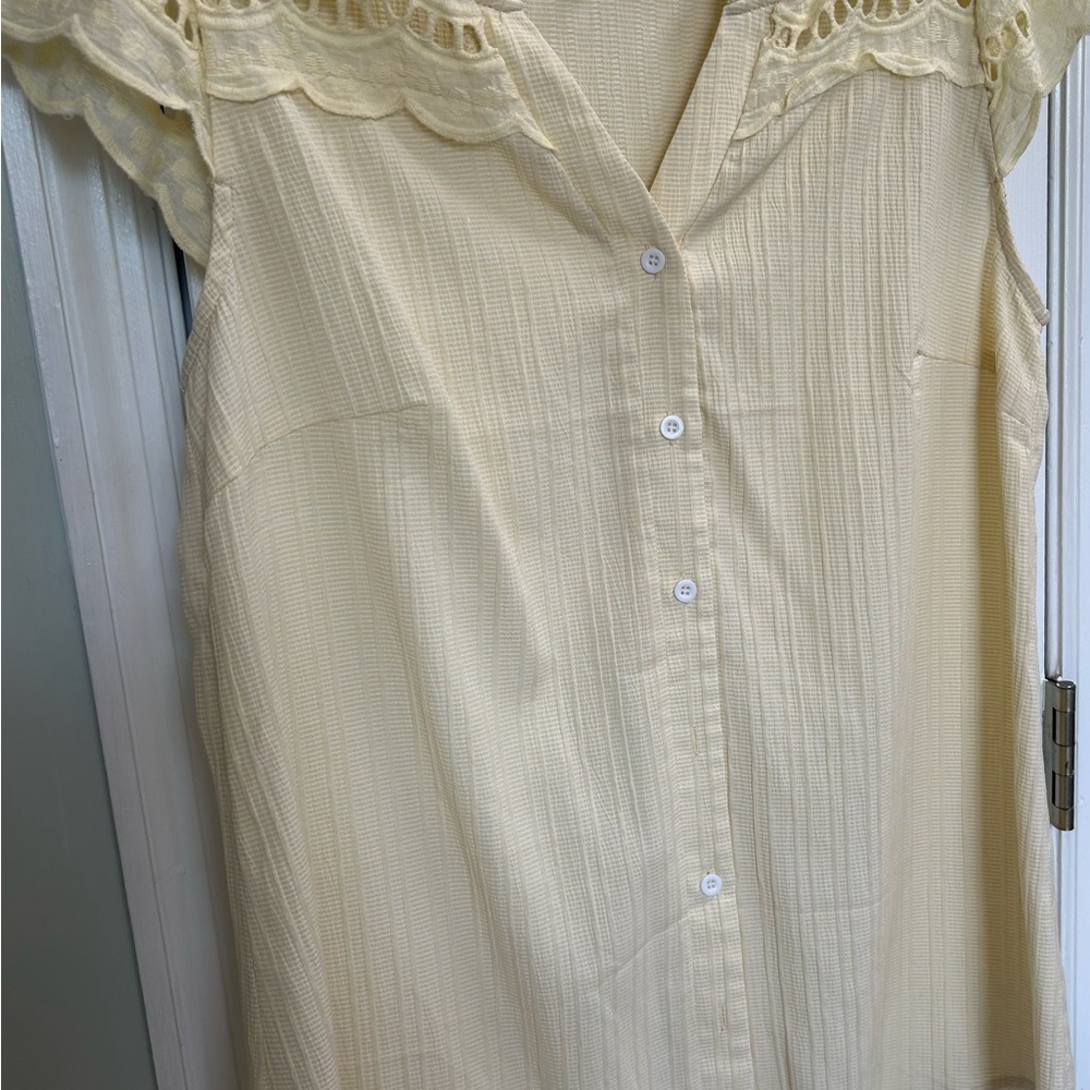 Yellow Sleeveless Ruffled Blouse with Bib Collar